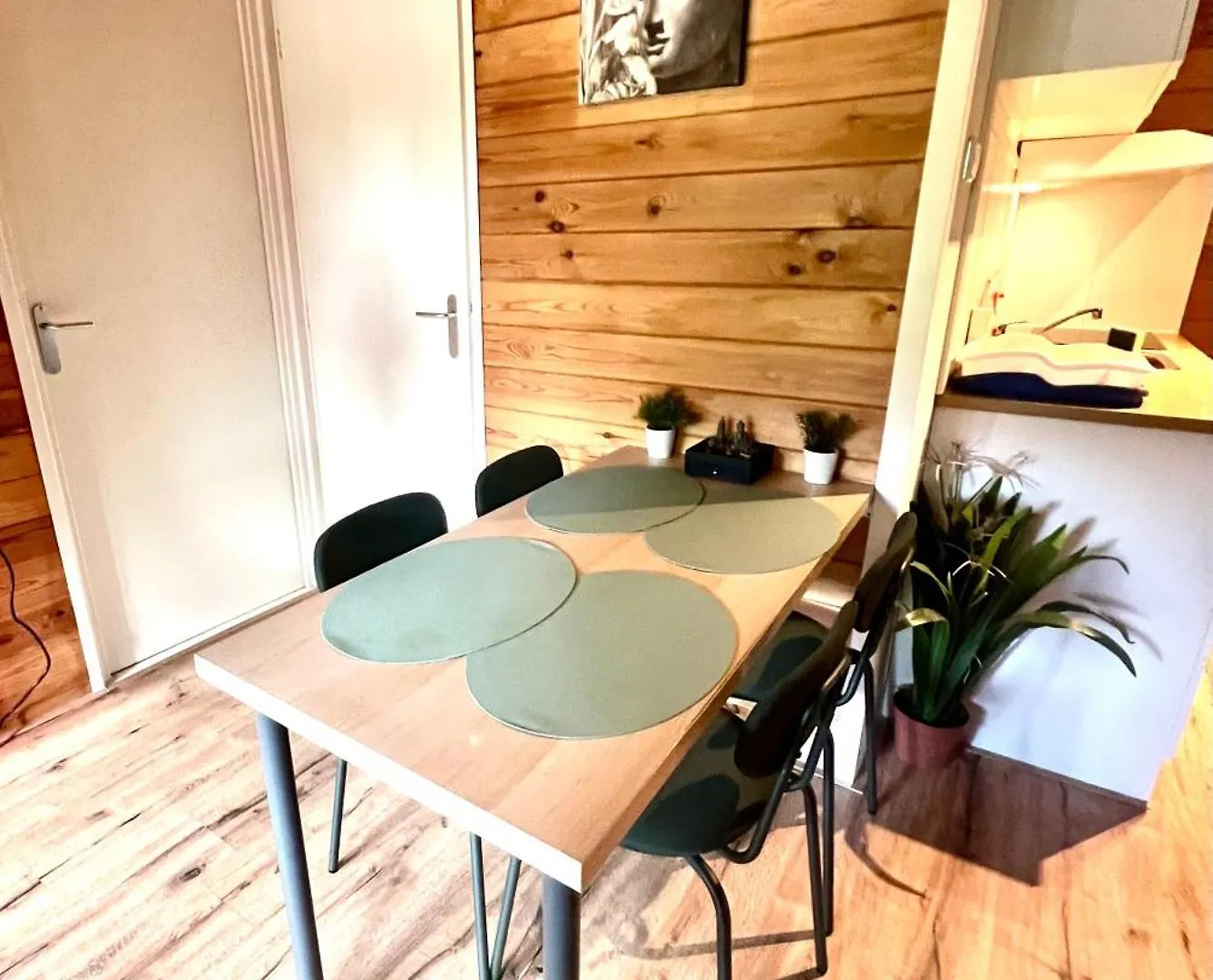 Chalet Buddha Style Family House & Jacuzzi & Sauna Near Amsterdam Vijfhuizen Netherlands