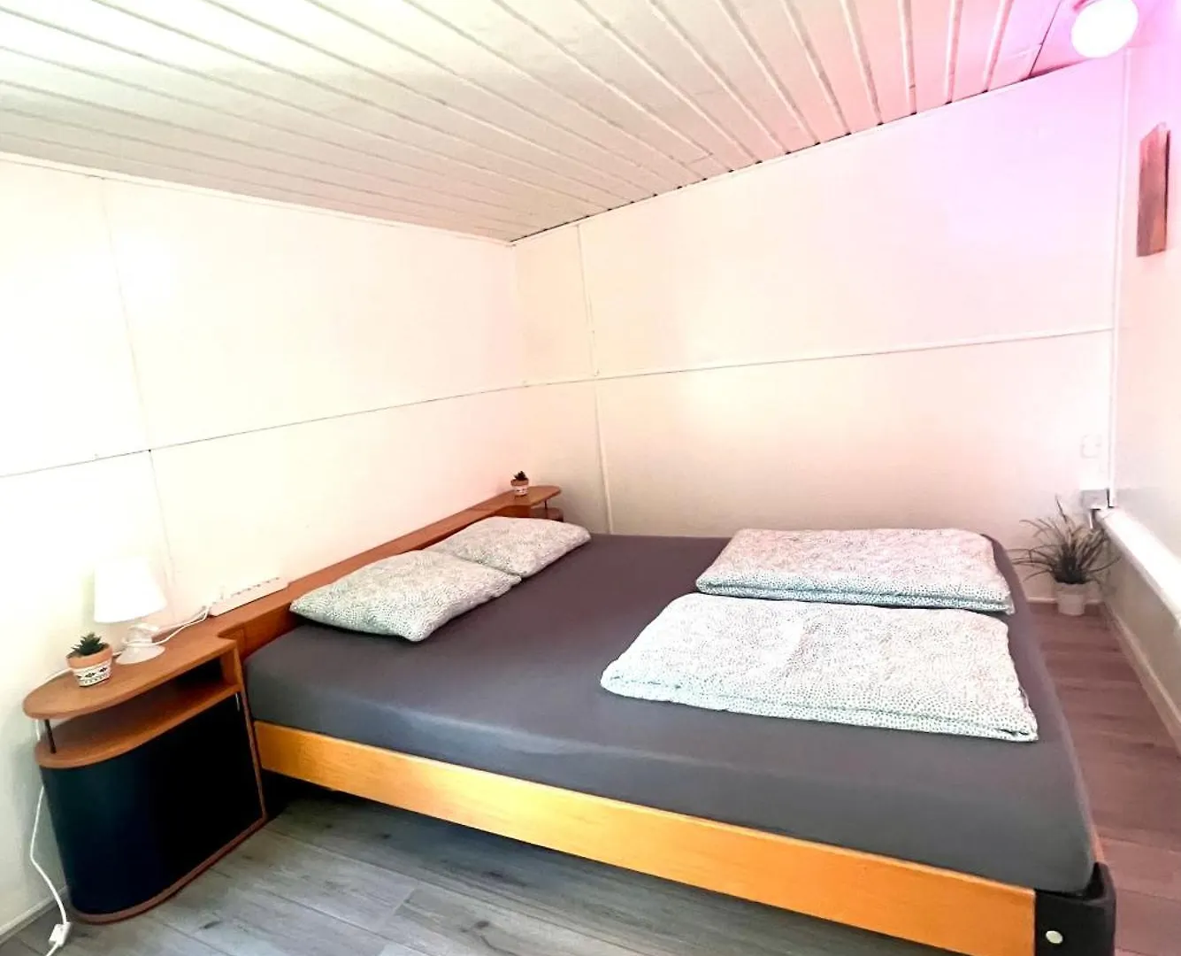 Chalet Buddha Style Family House & Jacuzzi & Sauna Near Amsterdam Vijfhuizen Netherlands