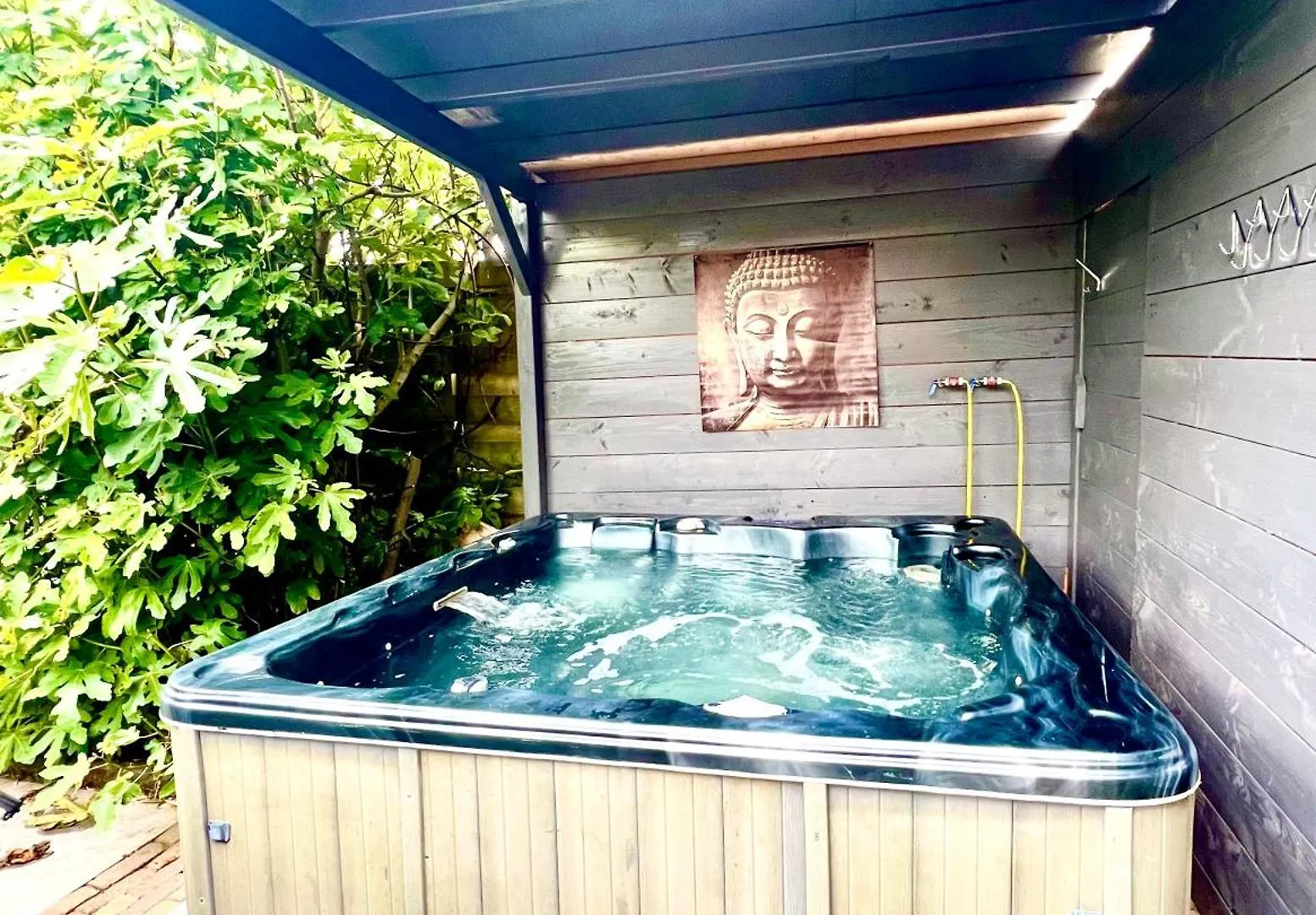 Buddha Style Family House & Jacuzzi & Sauna Near Amsterdam Vijfhuizen
