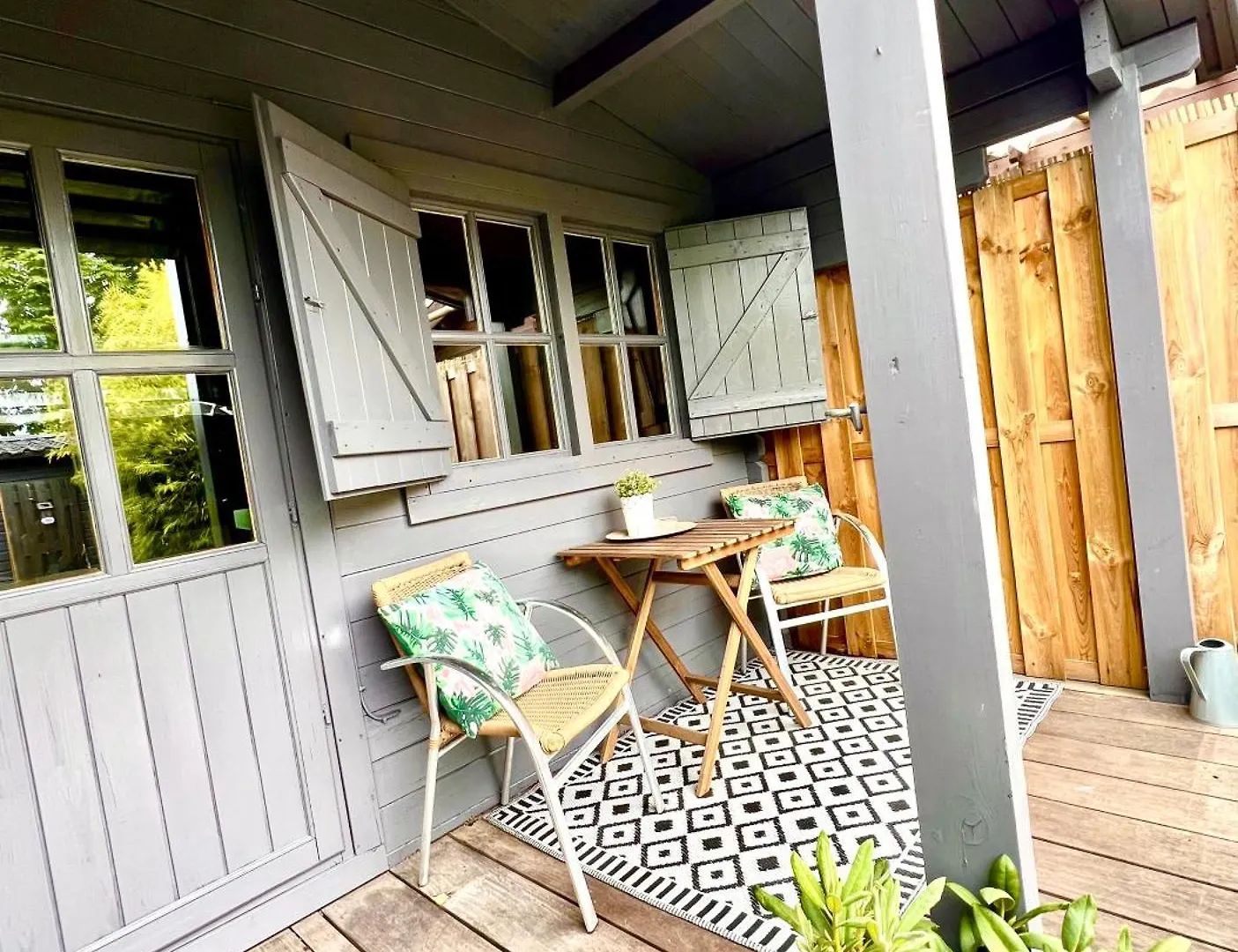 Buddha Style Family House & Jacuzzi & Sauna Near Amsterdam Vijfhuizen Chalet